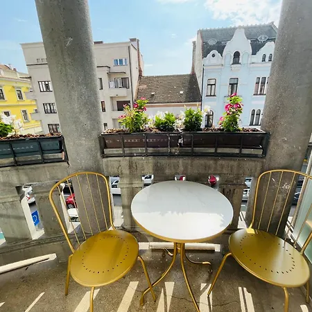 Littleparis Apartament *